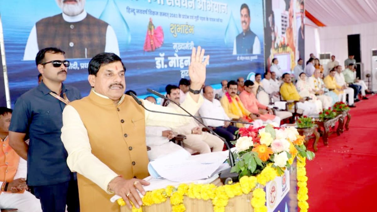 पानी की बूंद-बूंद बचाने के लिए सनातन संस्कृति की पवित्र धारा का अभियान है जल गंगा संवर्धन : मुख्यमंत्री डॉ. यादव