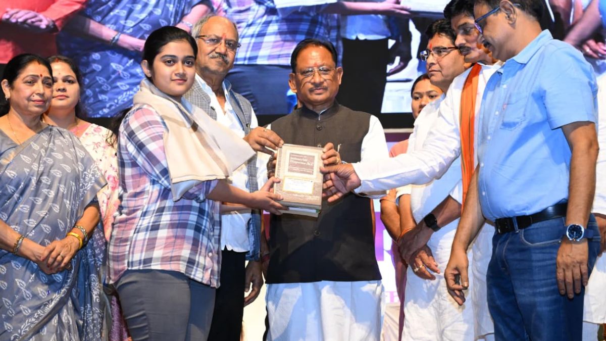 पंचायती राज संस्थाओं को सशक्त बनाकर विकसित भारत की नींव को मजबूत कर रही है हमारी सरकार : मुख्यमंत्री विष्णु देव साय