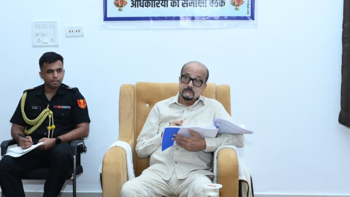 जल संरक्षण के कार्यों को और गति दें,अधिक से अधिक पेड़ लगाकर संरक्षित करें- राज्यपाल डेका