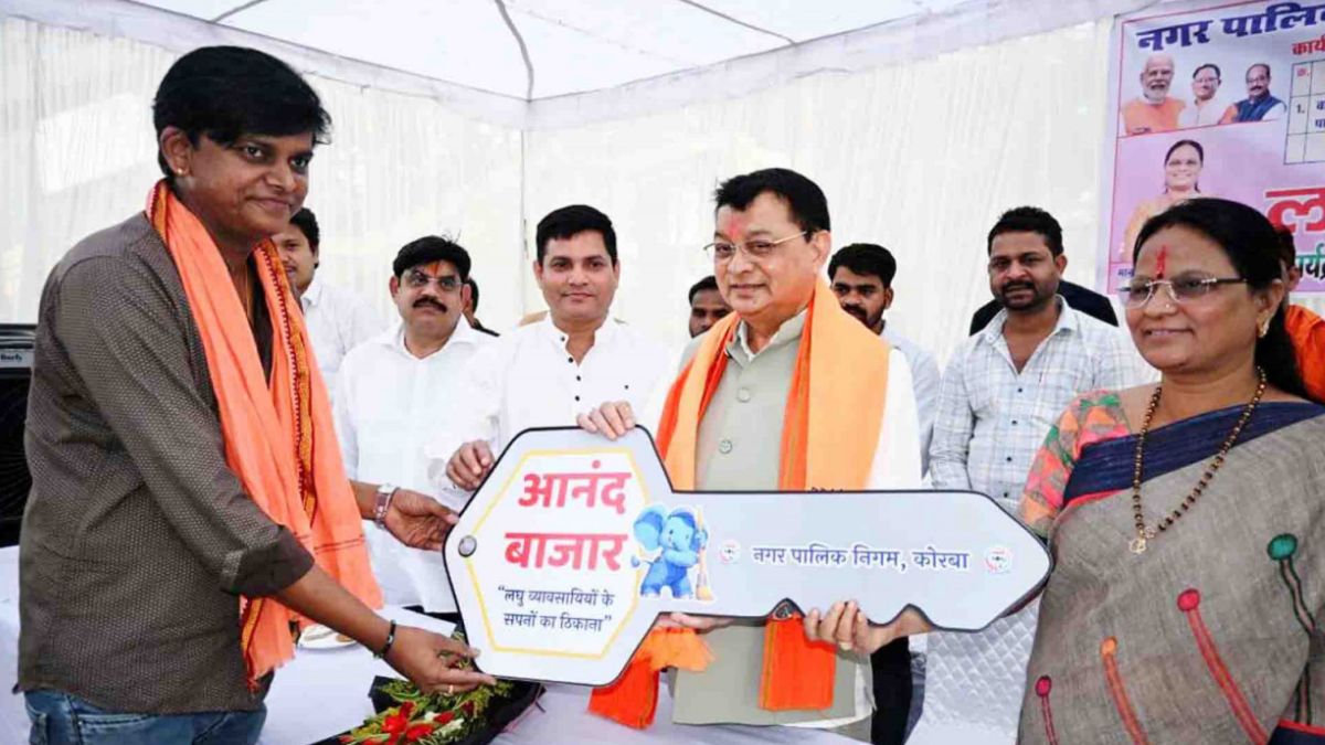 उद्योग मंत्री ने अपने जन्म दिवस पर लघु व्यवसायियों को दी आनंद बाजार वेंडिंग जोन की सौगात