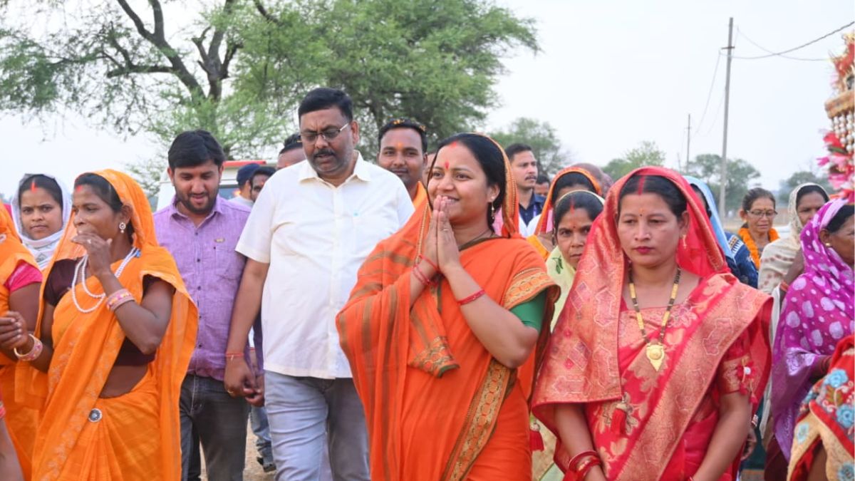 मंत्री लक्ष्मी राजवाड़े ने 3.80 करोड़ रूपए की सड़क निर्माण कार्य का किया शुभारंभ