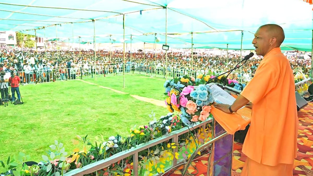 सीएम योगी का बंगाल में टीएमसी पर तीखा हमला, कहा – हिंदुओं की संख्या बढ़ने से दीदी को सड़क पर इफ्तार की चिंता