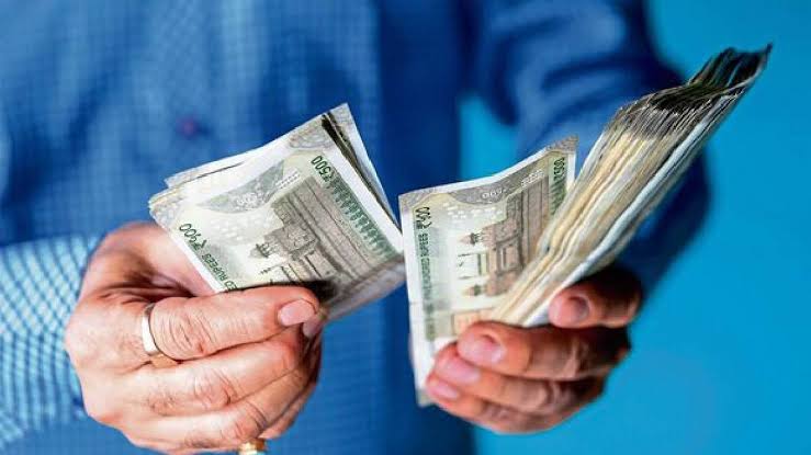 8th Pay Commission : केंद्रीय कर्मचारियों के लिए बड़ी खबर, 18 हजार से बढ़कर 69 हजार होगी  बेसिक सैलरी!