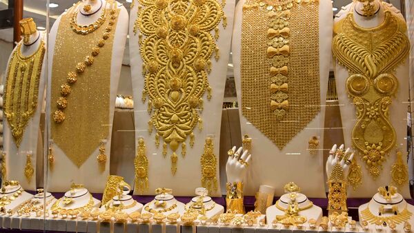 Gold Rate Today : खरीदारों के लिए खुशखबरी, फिर सस्ता हुआ सोना, जानें आज का ताजा भाव