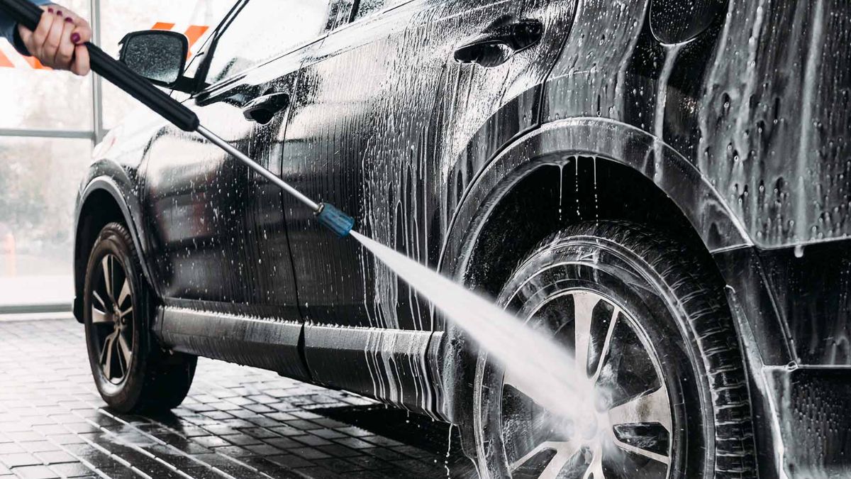 इंदौर में नर्मदा जल से गाड़ी धोने पर होगी कार्रवाई, ट्रीटेड वाटर का करना होगा इस्तेमाल