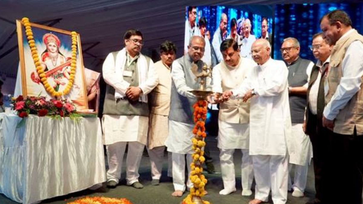 उज्जैन बना विकास का केंद्र, सीएम मोहन यादव ने 725 करोड़ के विकास कार्यों का किया भूमि-पूजन