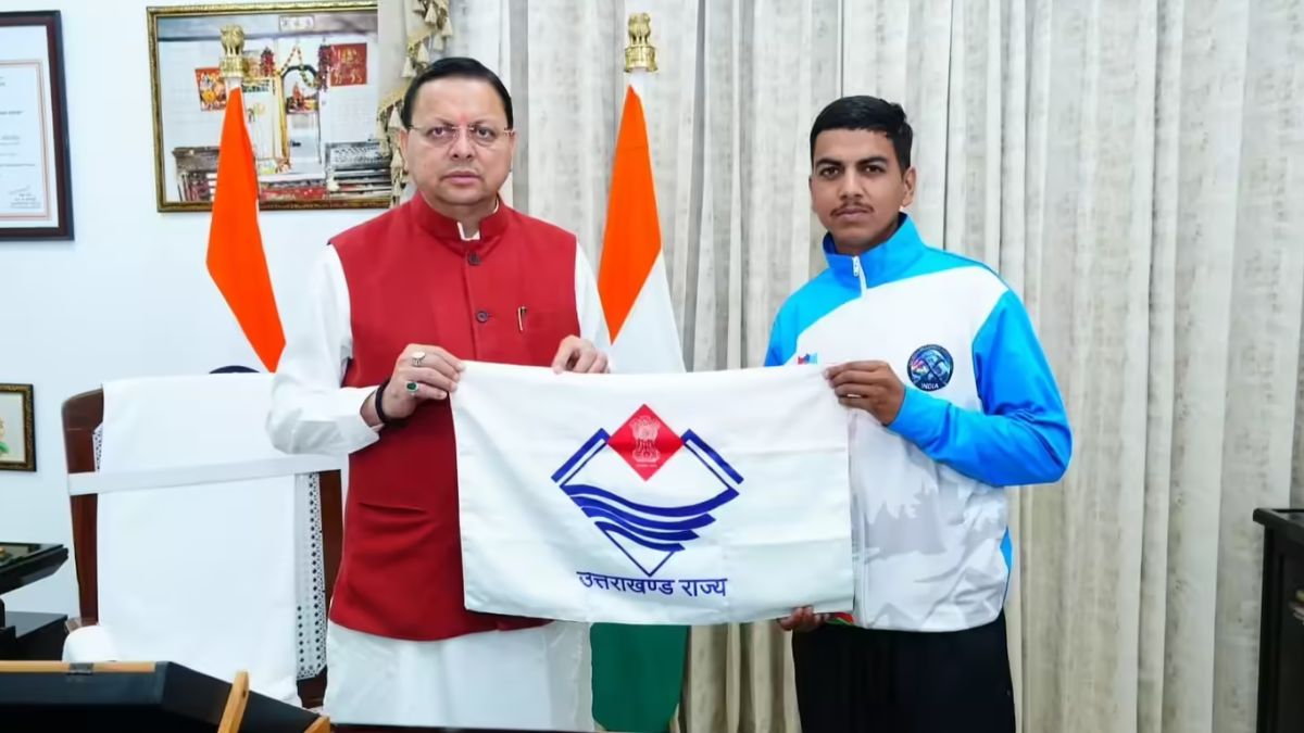 मुख्यमंत्री पुष्कर सिंह धामी से माउंट एवरेस्ट फतह करने वाले 16 वर्षीय बालक सचिन कुमार ने की शिष्टाचार भेंट