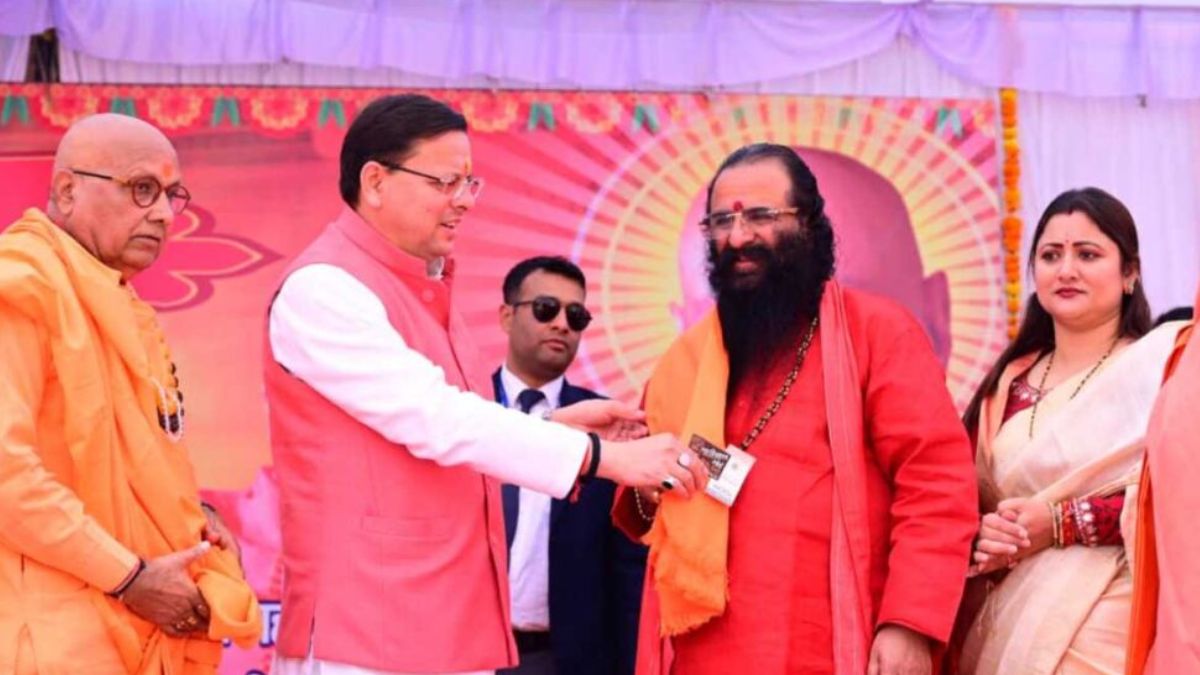 पाँच दिवसीय धार्मिक एवं सामाजिक महोत्सव में सम्मिलित हुए मुख्यमंत्री धामी