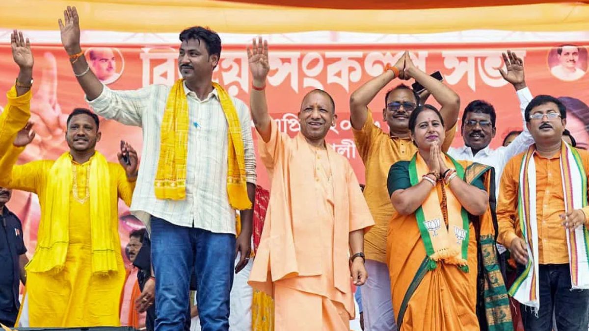 Yogi in Bengal : बंगाल में गूंजा योगी-योगी, सीएम योगी के रोड शो में उमड़ी भारी भीड़