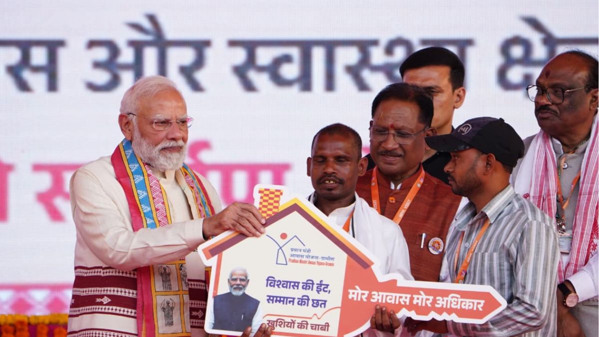 अंधेरे से उजाले की ओर, सुशासन ने बदली विशेष पिछड़ी जनजाति के दिव्यांग दंपति की जिंदगी