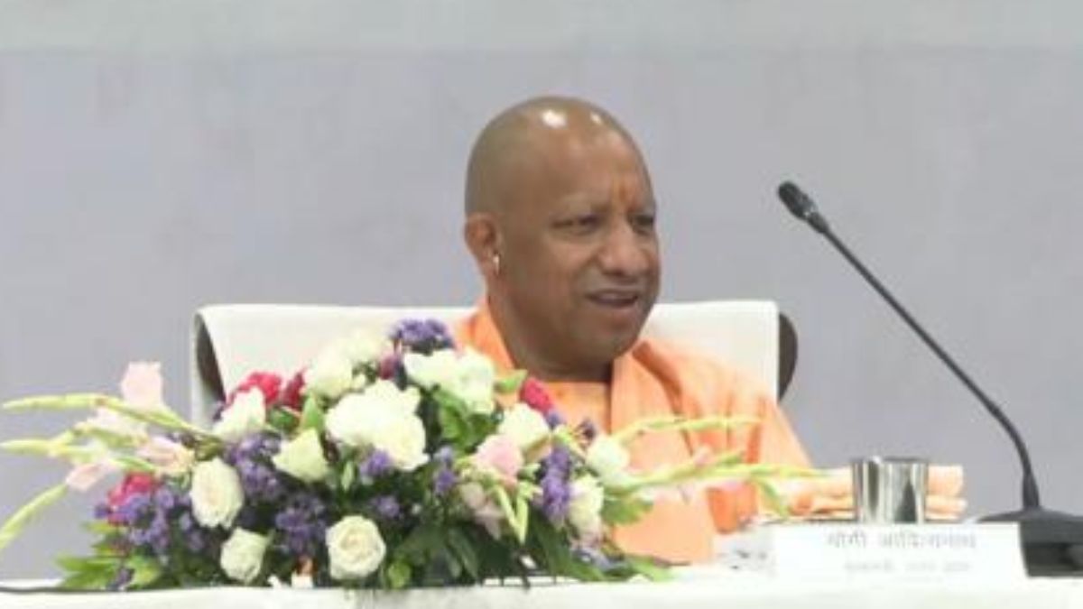 बस्तर में बोले सीएम योगी – ‘यूपी जो कभी बीमारू राज्य था, वही आज देश की अर्थव्यवस्था की ताकत बना’