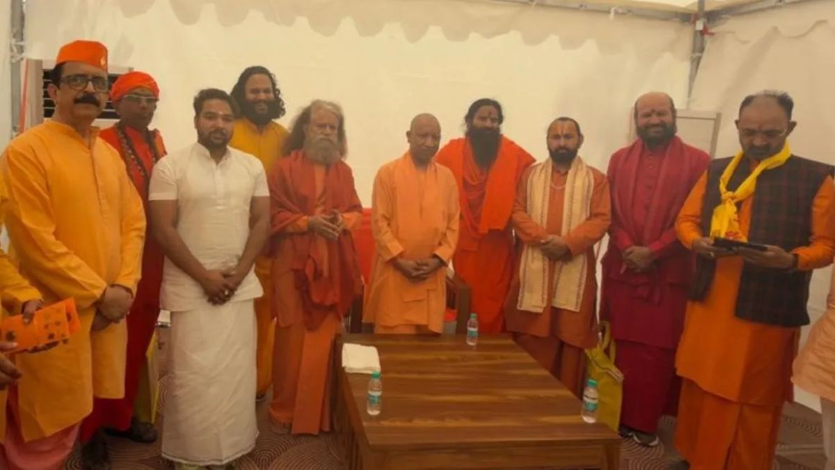 सब भात खैकन जरूर जाईं… सीएम योगी आदित्यनाथ ने पैतृक गांव में गढ़वाली बोली में दिया ग्रामीणों को निमंत्रण