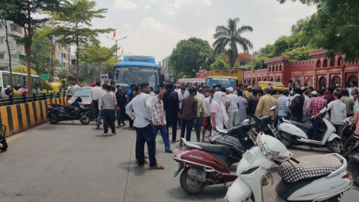 इंदौर में मचा बवाल, हेलमेट चेकिंग के दौरान बीजेपी नेता को थप्पड़ मारने का आरोप, दो पुलिसकर्मी हुए सस्पेंड, टीआई लाइन अटैच