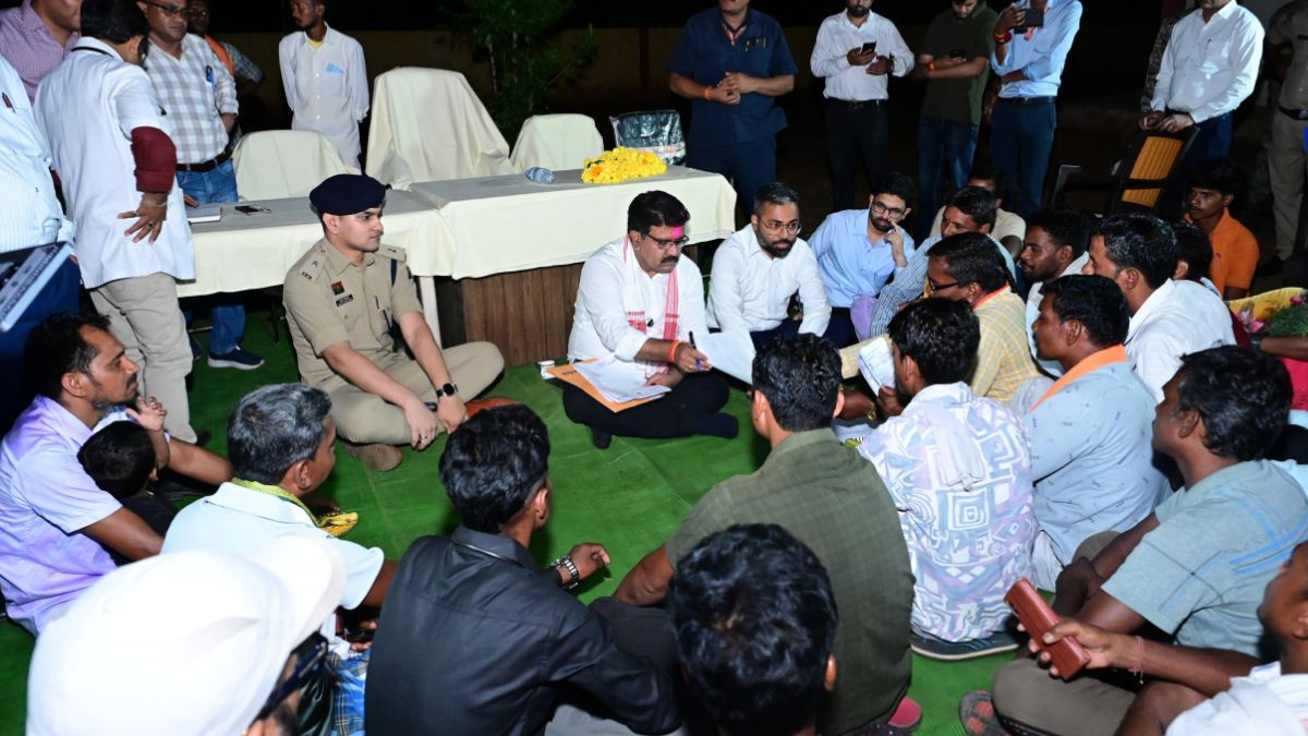 जहां कभी लगती थी नक्सलियों की चौपाल, वहीं उप मुख्यमंत्री शर्मा ने लगाई जनचौपाल