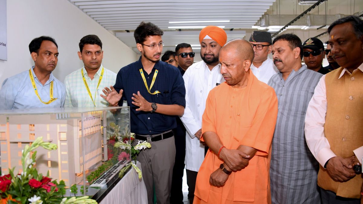 सीएम योगी ने बीएचयू में निर्माणाधीन नेशनल सेंटर फॉर एजिंग का किया निरीक्षण, समय से काम पूरा करने के दिए निर्देश