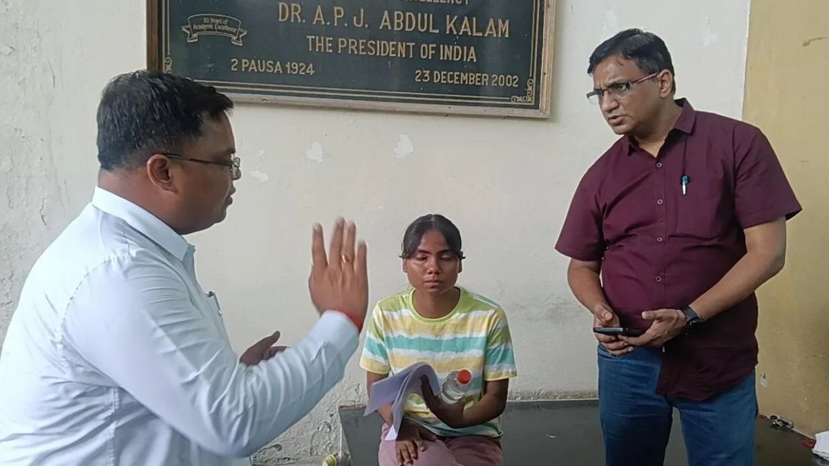 इंदौर कलेक्टर शिवम वर्मा ने पेश की मानवता की मिसाल, री-नीट में रोकी गई छात्रा को दिलाया प्रवेश