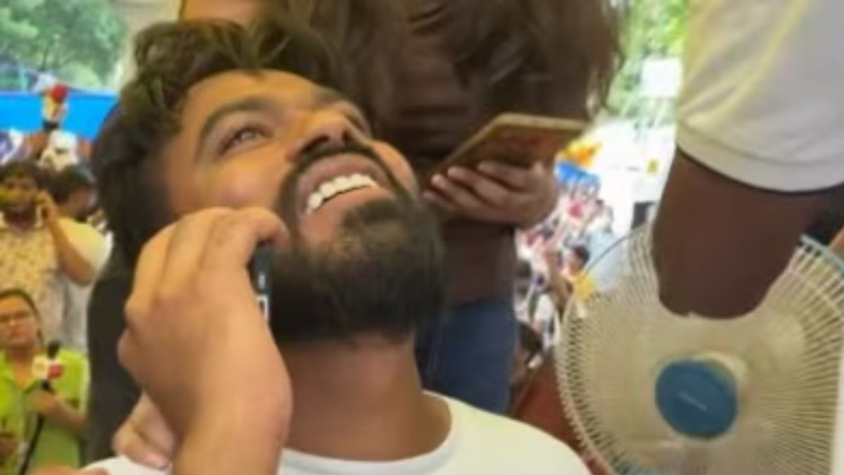 झुकती है दुनिया, झुकाने वाला चाहिए… शिक्षा मंत्री धर्मेंद्र प्रधान के इस्तीफे पर बोले अभिजीत दीपके, देखें वीडियो