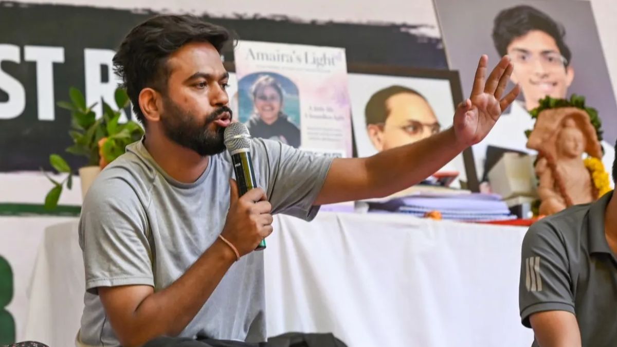 Abhijeet Dipke को पुलिस ने हिरासत में लिया, संसद तक पहुंचे प्रदर्शनकारी, पुलिस ने किया लाठीचार्ज