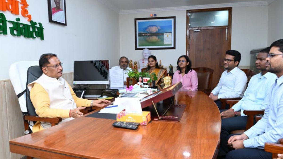 पूरी निष्ठा और सेवा भाव से करें जनसेवा, विकसित छत्तीसगढ़ के निर्माण में निभाएं महत्वपूर्ण भूमिका : मुख्यमंत्री विष्णु देव साय