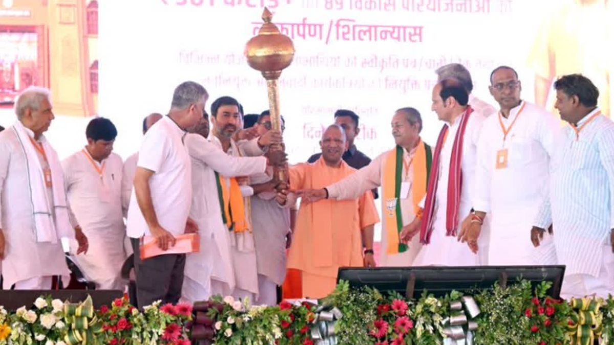 जो राम भक्तों पर गोली चलवाते थे, वही आज आस्था की बात करते हैं… शामली में विपक्ष पर गरजे सीएम योगी आदित्यनाथ