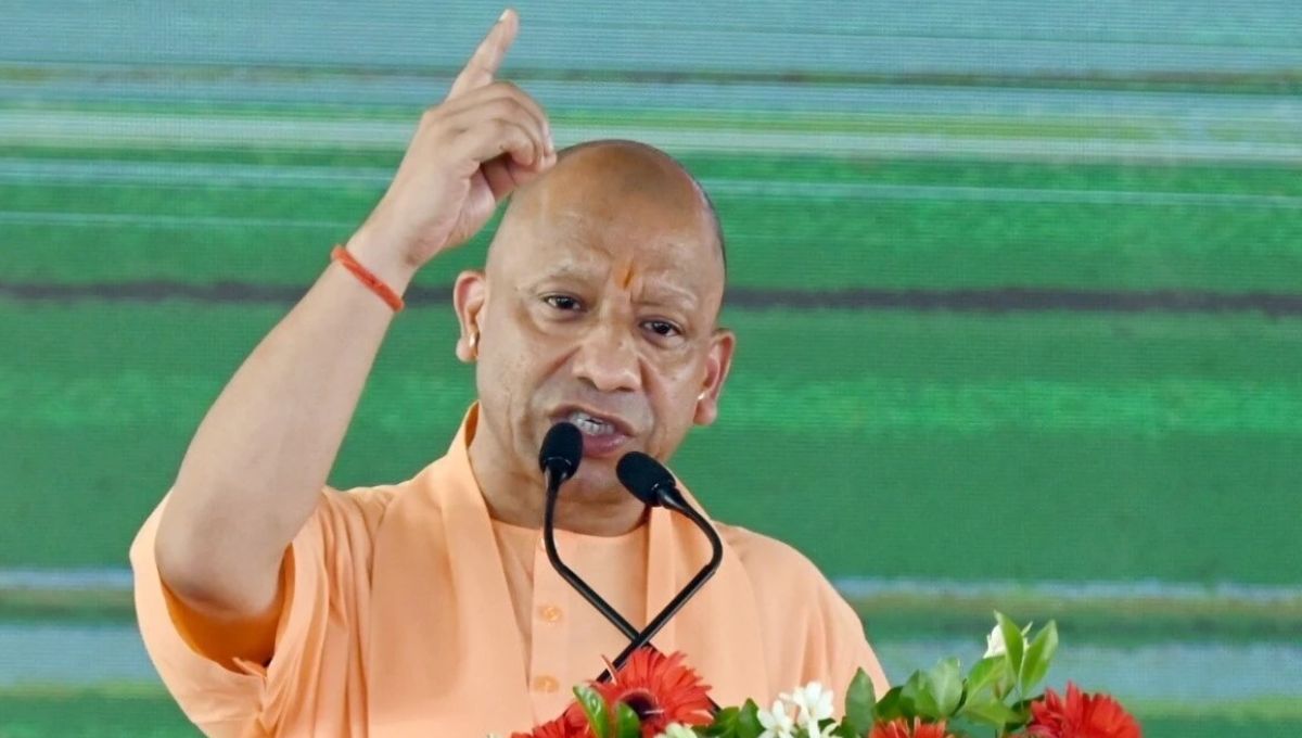 अपने शासन काल में अखिलेश यादव ने भदोही से संत रविदास का नाम हटाया, सीएम योगी वापस ला रहे पहचान