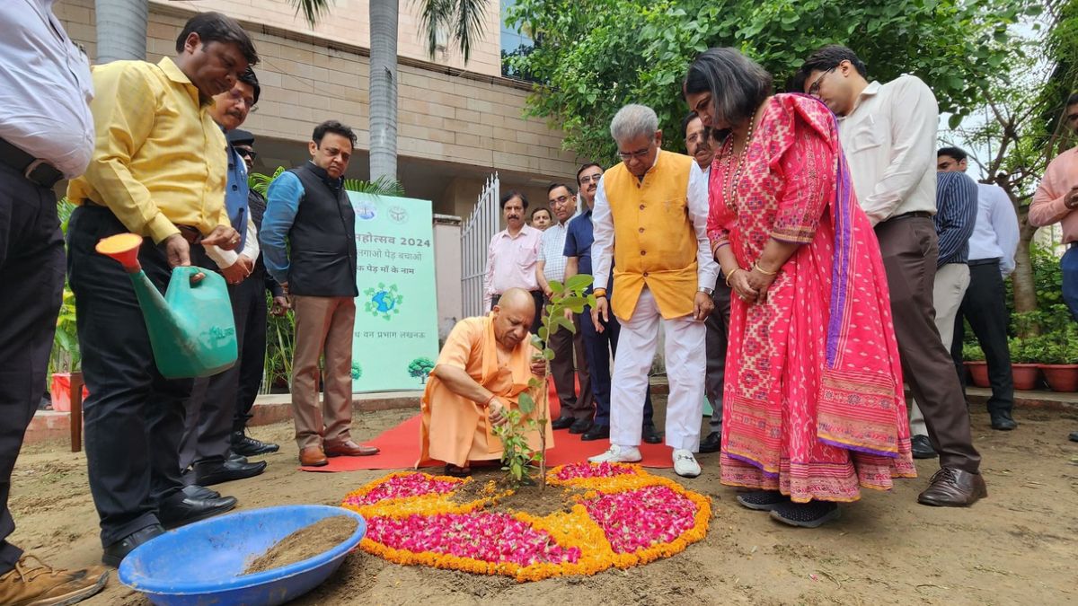 गोरखपुर में 12 जुलाई को ‘एक पेड़ मां के नाम’ लगाएंगे सीएम योगी