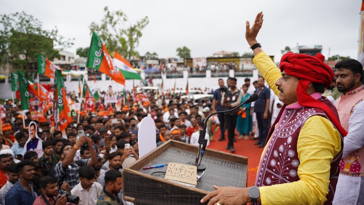 जिद-जुनून के पक्के सीएम मोहन यादव, पायलट के मना करने के बाद भी यूं पहुंचे अपनों के बीच, जानें उनके मन के भाव