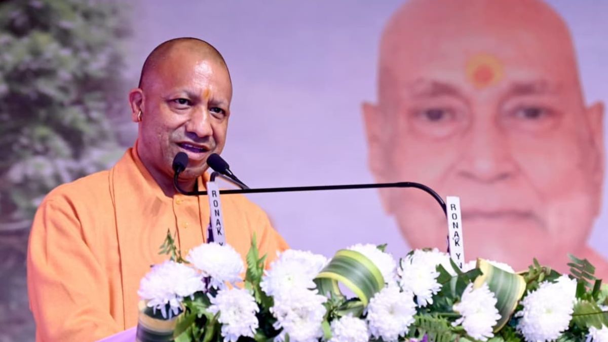बाराबंकी में विपक्ष पर बरसे सीएम योगी आदित्यनाथ, बोले – अगर सनातन पर खतरा आएगा तो कोई बच नहीं पाएगा
