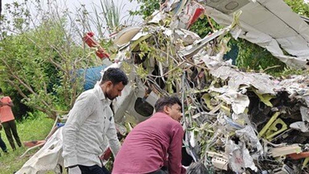 कानपुर में ट्विन इंजन ट्रेनिंग एयरक्राफ्ट हादसे का शिकार, दो पायलटों ने गंवाई जान