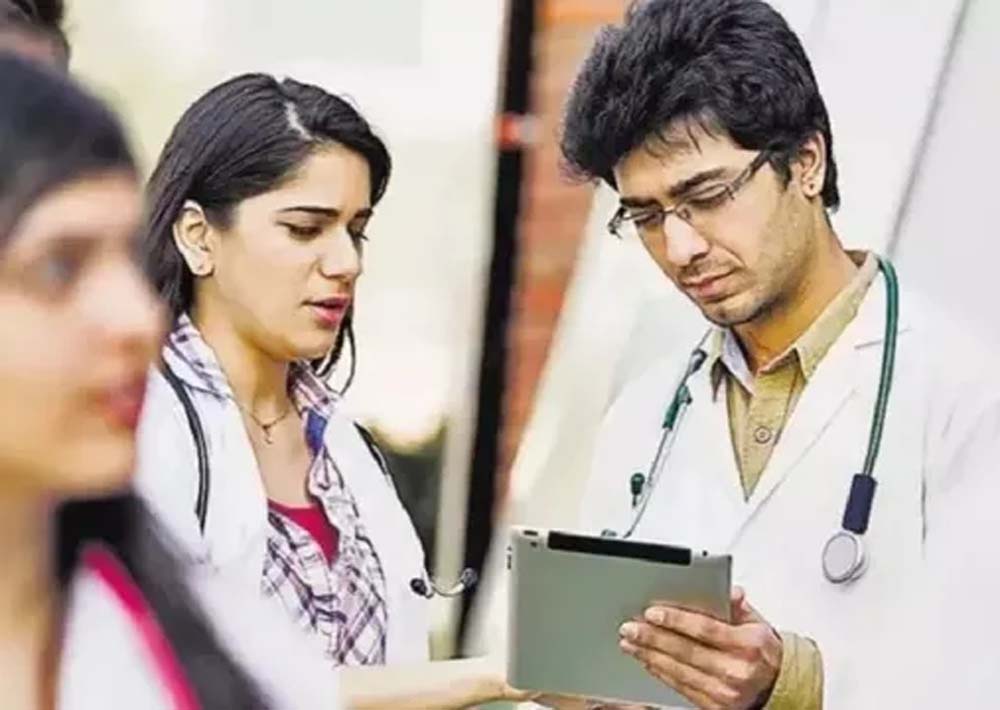 मेडिकल छात्रों पर सख्ती: सीट छोड़ने पर तीन साल तक एडमिशन नहीं, भरनी होगी भारी रकम