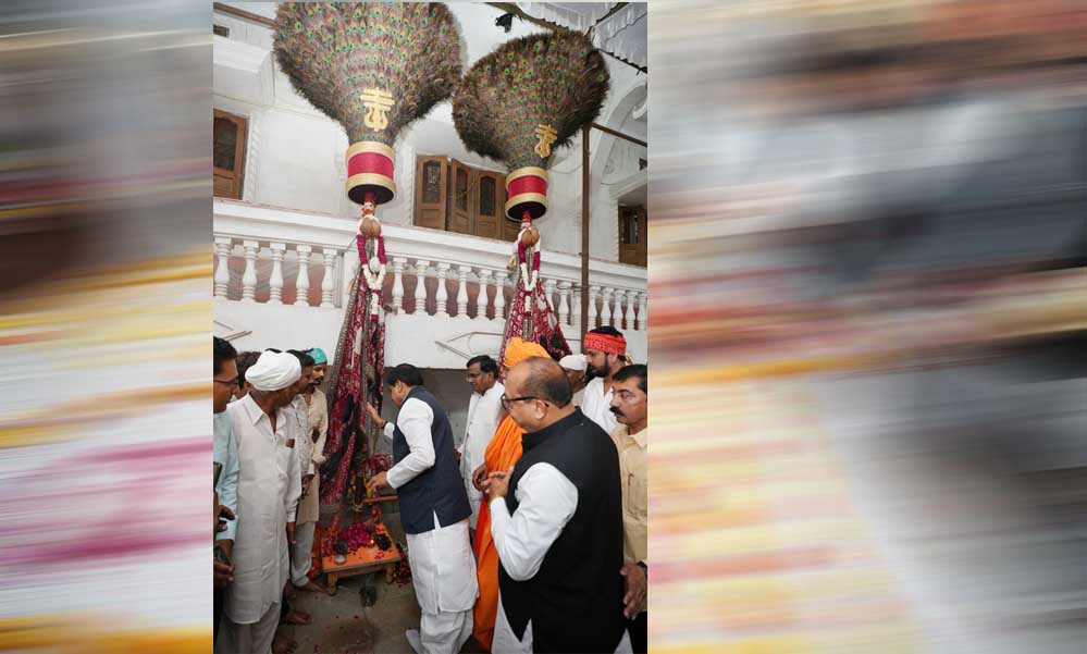 उज्जैन में CM डॉ. यादव ने वाल्मीकि धाम आश्रम में किया छड़ी-पूजन, दी भुजरिया पर्व की शुभकामनाएं