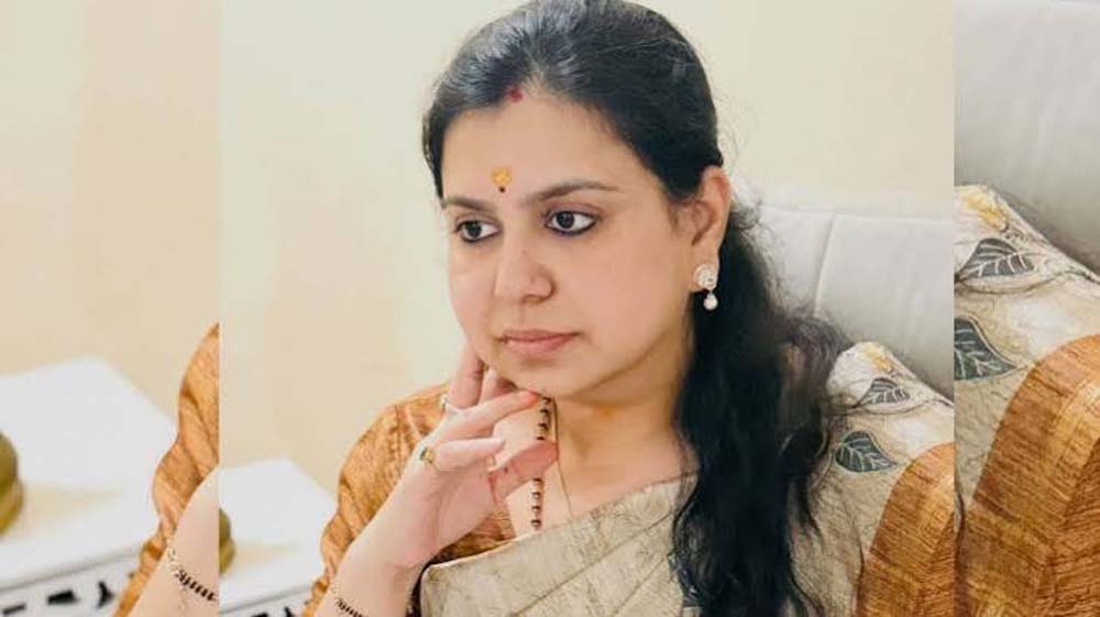 तीन जिलों की DM रहीं दिव्या मित्तल ने छोड़ी IAS की नौकरी, बोलीं- ‘आज आभार से आंखें नम हैं’
