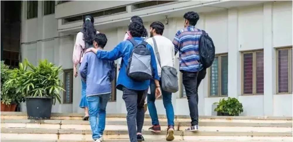कॉलेज बढ़े, लेकिन जरूरत से कम! झारखंड में 5 साल में 323 से 436 हुए संस्थान, फिर भी राष्ट्रीय औसत से काफी पीछे