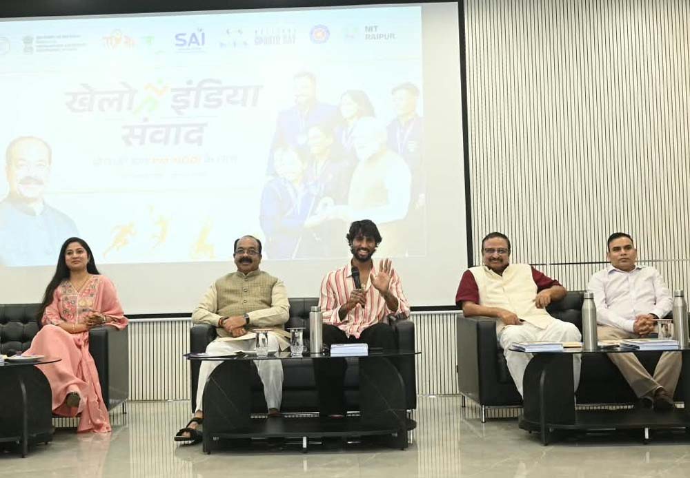 खेल सुविधाओं के विस्तार, वर्ष 2036 के ओलंपिक के लिए प्रतिभा विकास, नशामुक्ति, युवा नेतृत्व, शासन में युवाओं की भागीदारी तथा युवा सशक्तीकरण पर युवाओं ने रखे अपने विचार और सुझाव