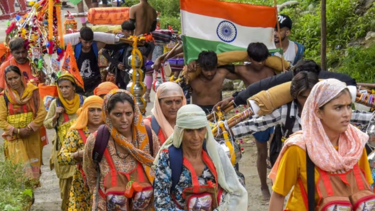 योगी सरकार ने महिला कावड़ियों के लिए किए विशेष प्रबंध, जलाभिषेक करने उमड़ पड़ी नारीशक्ति