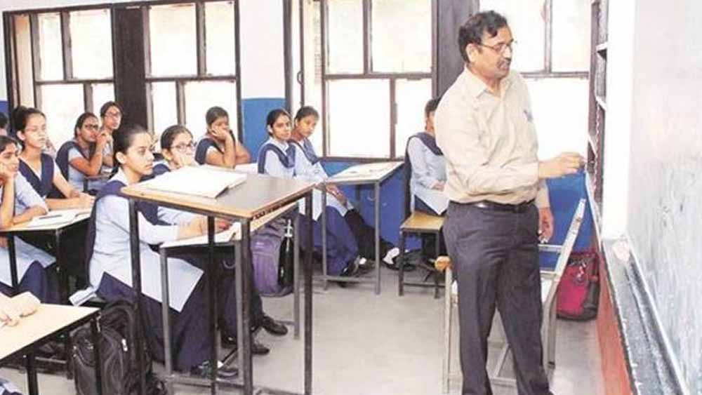 हरियाणा के 12 हजार शिक्षकों का बड़ा फैसला, ‘गेस्ट’ का दाग मिटाने छोड़ेंगे 4 हजार करोड़
