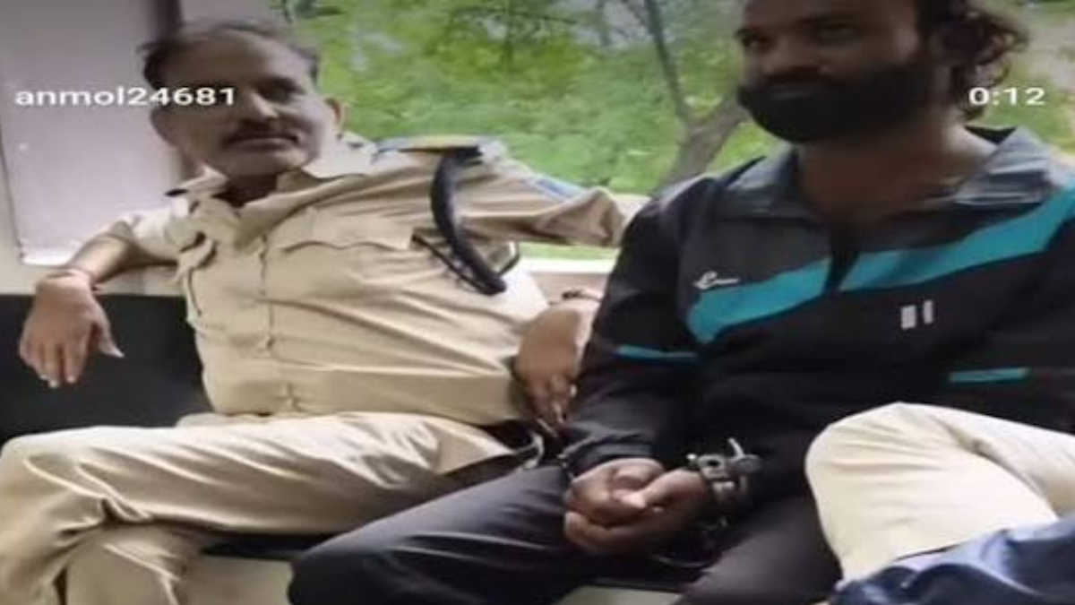 जेल से ही पूरा सिस्टम चलाएंगे… इंदौर में हिस्ट्रीशीटर बदमाश ने पुलिस के सामने बनाई विवादित रील
