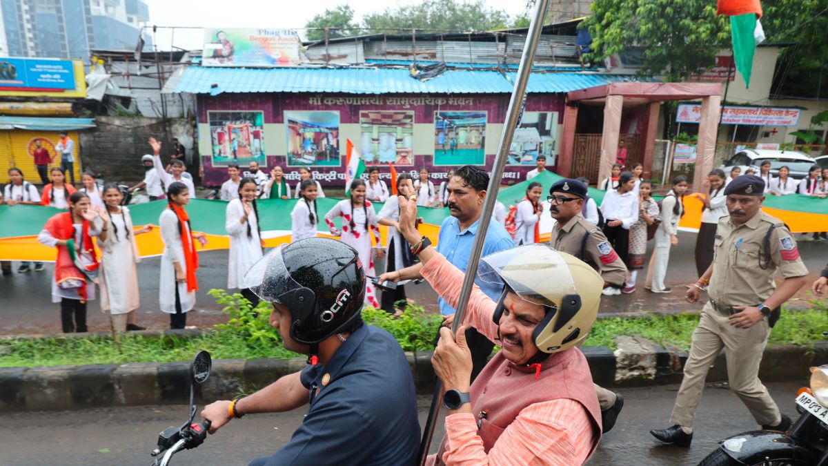 बारिश-बुलेट और तिरंगा… देखें देशभक्ति के लिए कैसे सीएम मोहन यादव ने पीछे छोड़ा प्रोटोकॉल