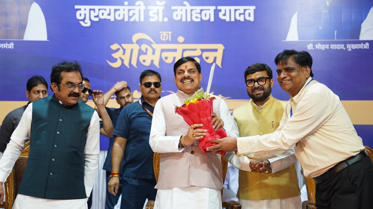 कर्मचारियों-अधिकारियों ने किया मुख्यमंत्री का अभिनंदन, सीएम मोहन यादव बोले- आपके खिले चेहरे देखकर आनंद आता है