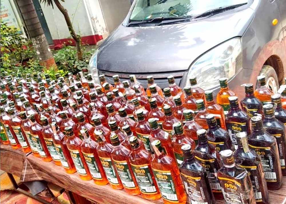 जालंधर में तस्करी का खुलासा, आरोपी के पास से महंगी शराब और लाखों की नकदी मिली