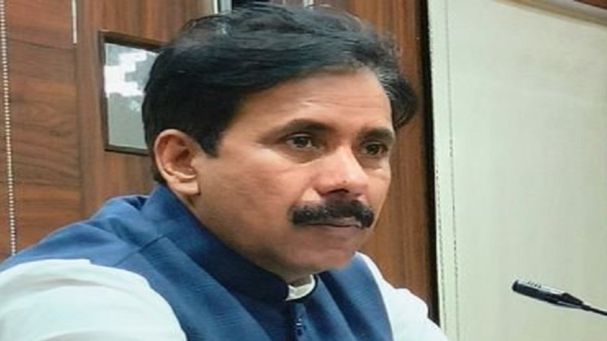 अखिलेश यादव पर मंत्रियों का तीखा हमला, अनिल राजभर बोले- सपा के कहने से आरक्षण खत्म नहीं होगा