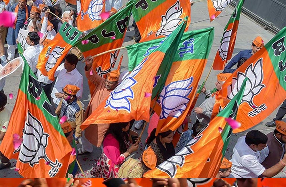 धीमा पड़ा ‘डबल इंजन’ का असर! मूड ऑफ द नेशन सर्वे में भाजपा की जमीन खिसकी