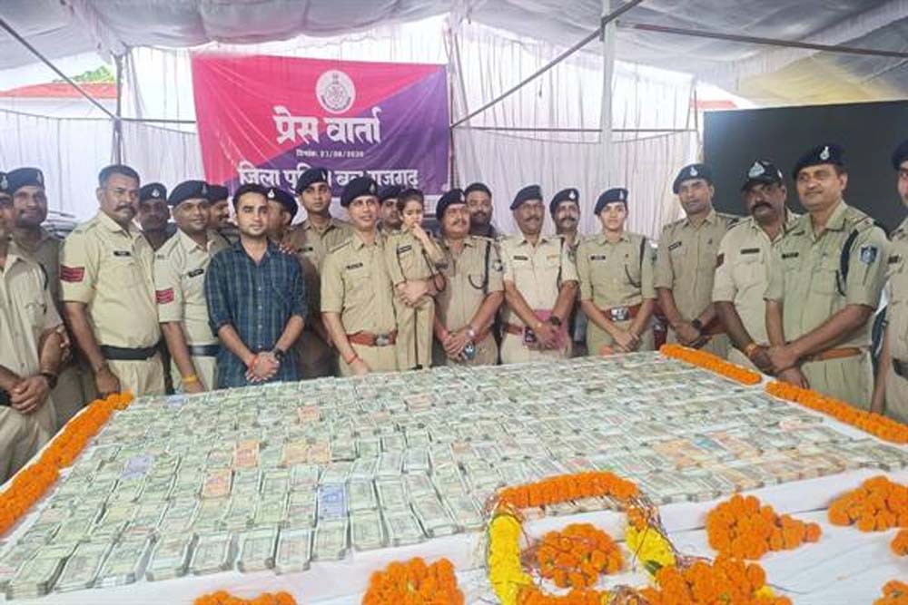 10 राज्यों में करीब 30 हजार किलोमीटर तक पीछा, 35 दिनों तक लगातार कार्रवाई और 3 हजार से अधिक CCTV फुटेज के विश्लेषण के बाद 14 आरोपी गिरफ्तार