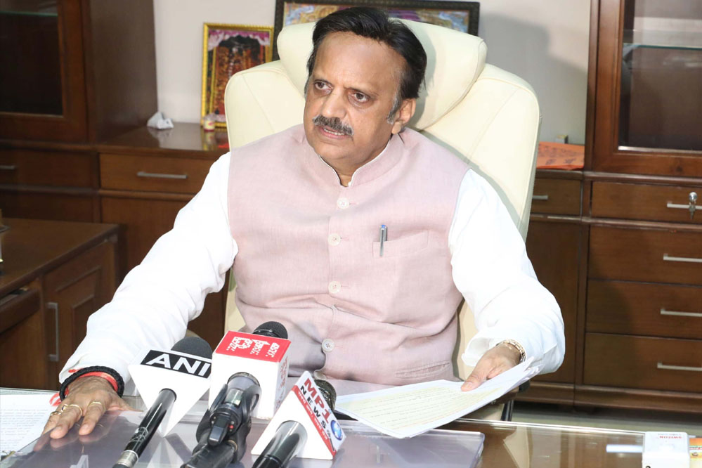 स्वस्थ बहन और स्वस्थ बेटी से बनेगा सशक्त परिवार व स्वस्थ समाज: उप मुख्यमंत्री शुक्ल