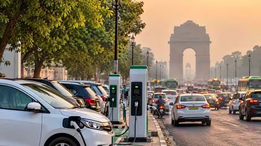 प्रदूषण पर दिल्ली सरकार का प्लान, पार्किंग शुल्क बढ़ेगा; EV पार्किंग फ्री