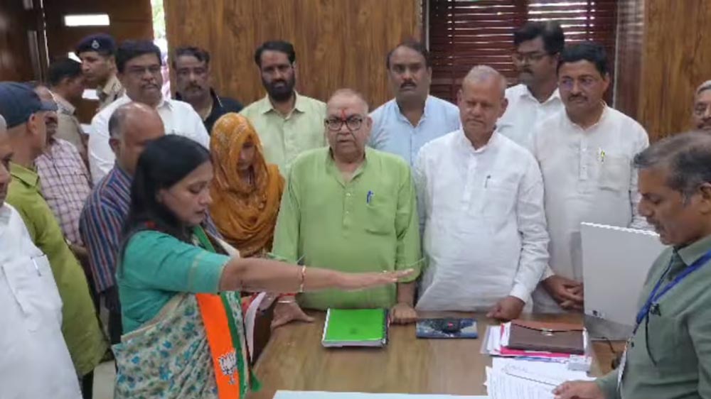अलवर में निर्दलीयों ने पलटी बाजी, 9 पार्षदों के समर्थन से बीजेपी का आंकड़ा 37 पहुंचा
