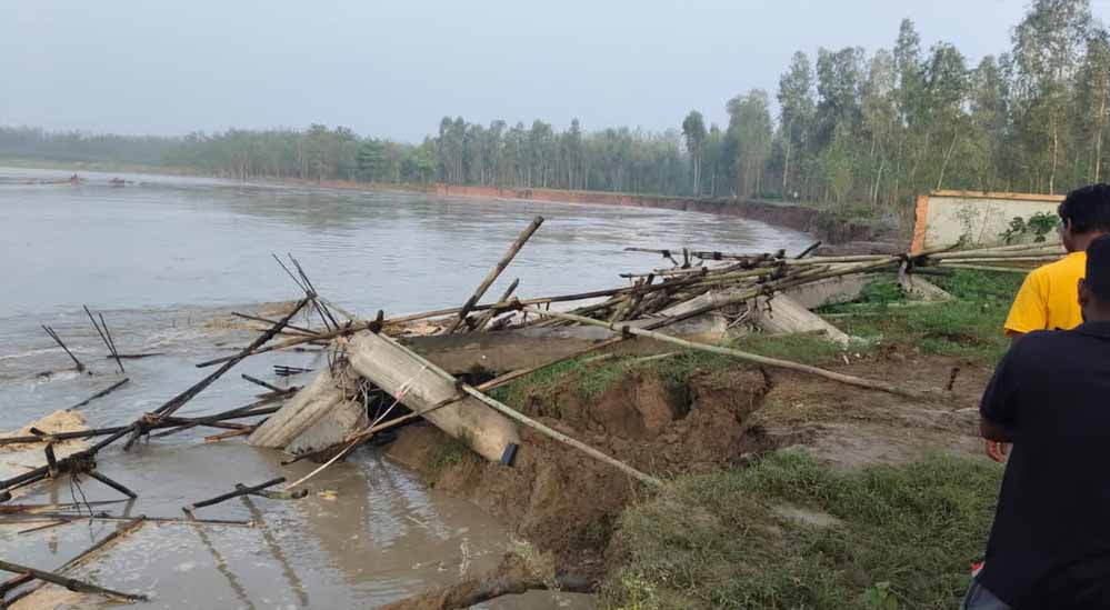 बरेली में टंकी गिरने की वजह आया सामने, नदी के तेज कटान से हुआ हादसा; निर्माण में नहीं थी लापरवाही