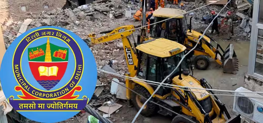 दिल्ली बिल्डिंग हादसे के बाद पहली बार DC रैंक के अधिकारी पर गिरी गाज, MCD ने किया सस्पेंड