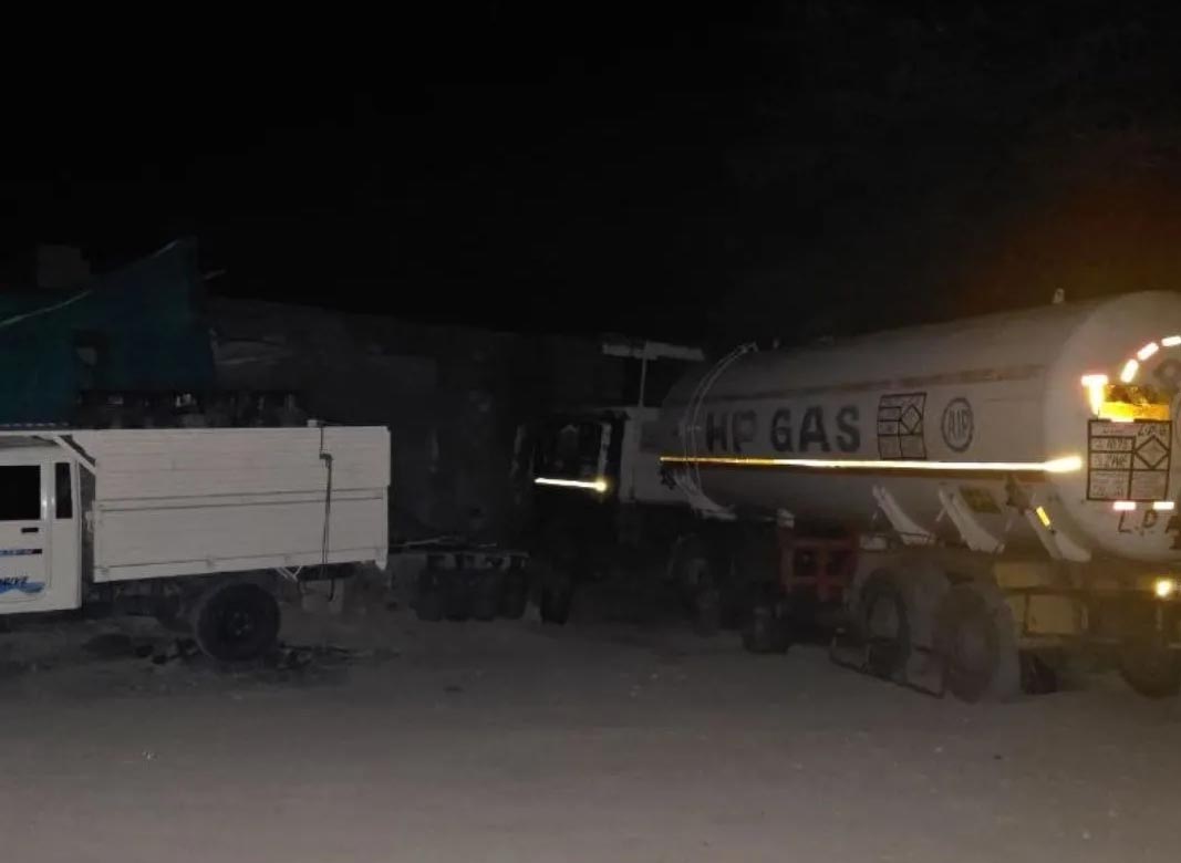 बालोतरा में LPG चोरी का भंडाफोड़, पिकअप से 64 सिलेंडर जब्त; टैंकर चालक जांच के घेरे में