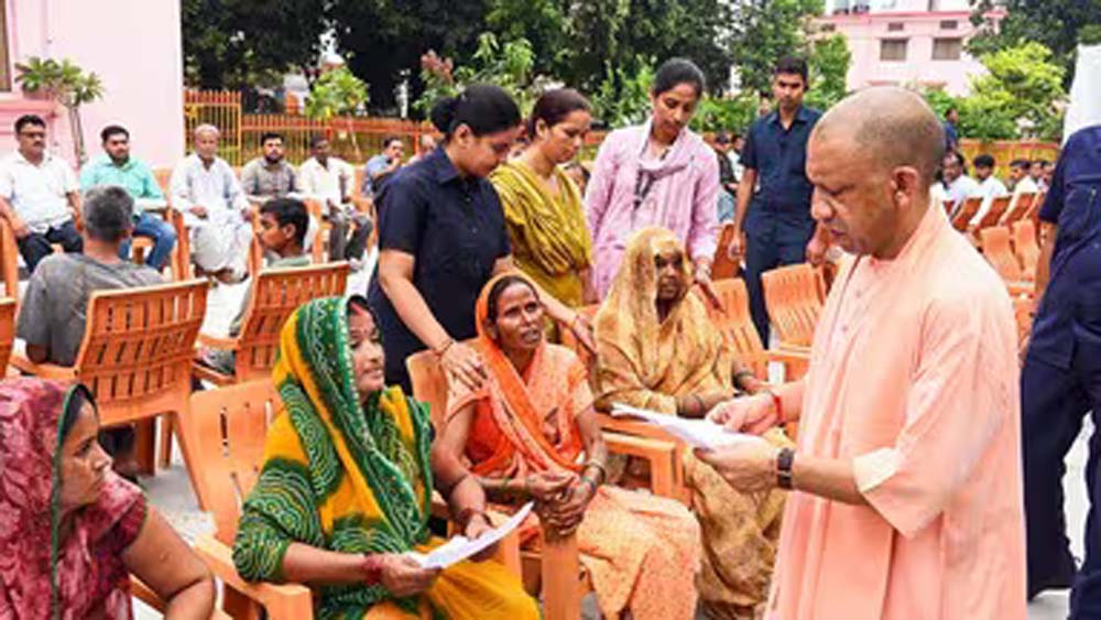 जमीन कब्जे की शिकायत पर CM योगी सख्त, बोले- कब्जा मुक्त कराकर होगी कड़ी कार्रवाई